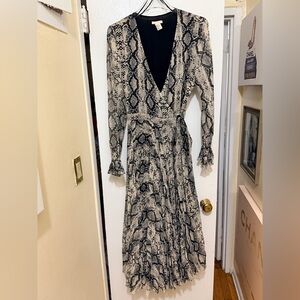 🐍 Snakeskin Print Wrap Midi Dress | Size US 10 | Gently Used